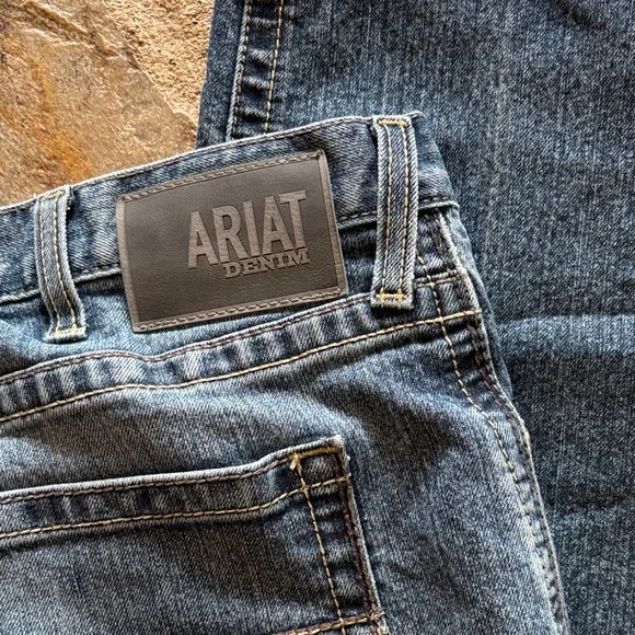 Ariat Men's Classic Indigo Straight Jeans M4 Relaxed Straight Leg sz 40 long 30 - Picture 2 of 7